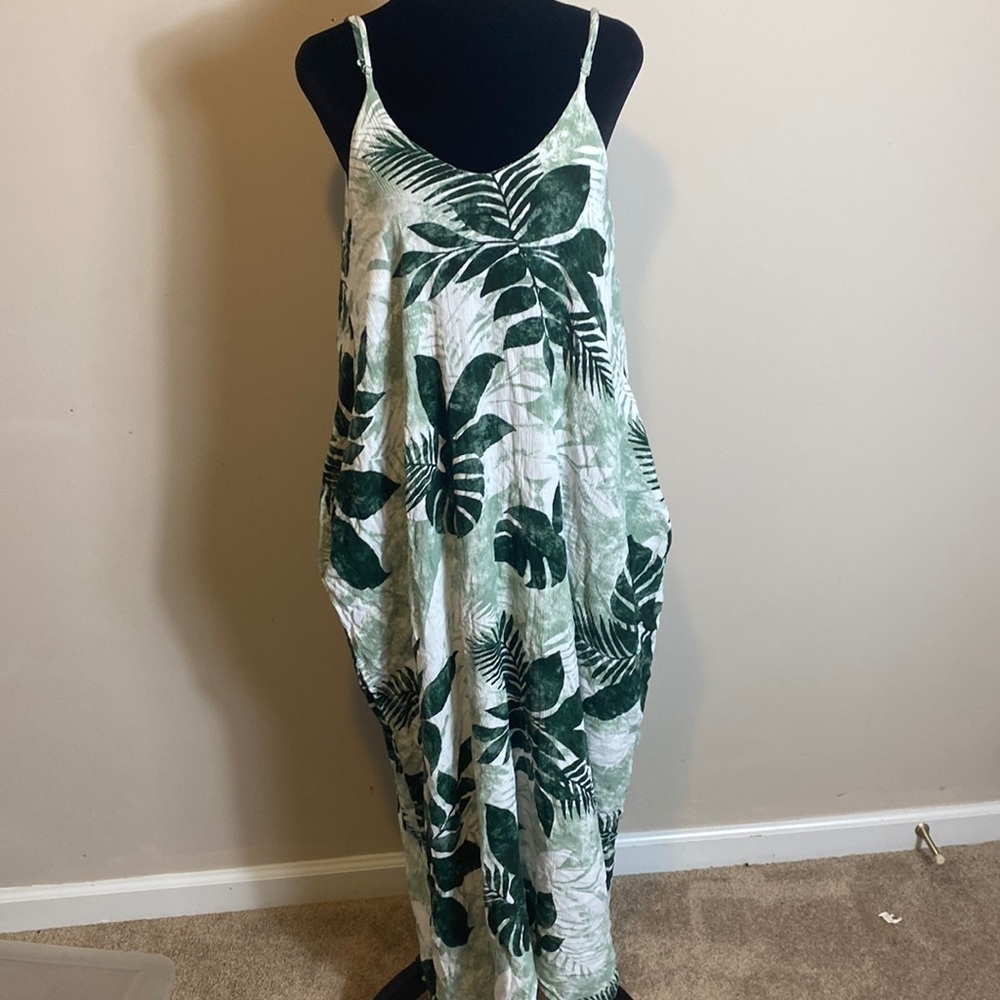 Love In Palm Leaf Pattern Green V Neck Sleeveless Summer Maxi Dress size S
